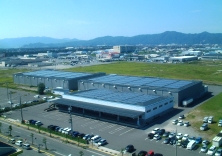 県営FAZ倉庫太陽光発電所（600kW）